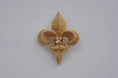 Sphinx pin Fleur de Lis, gold plated & garnet cabochons, 1950`s ca, English